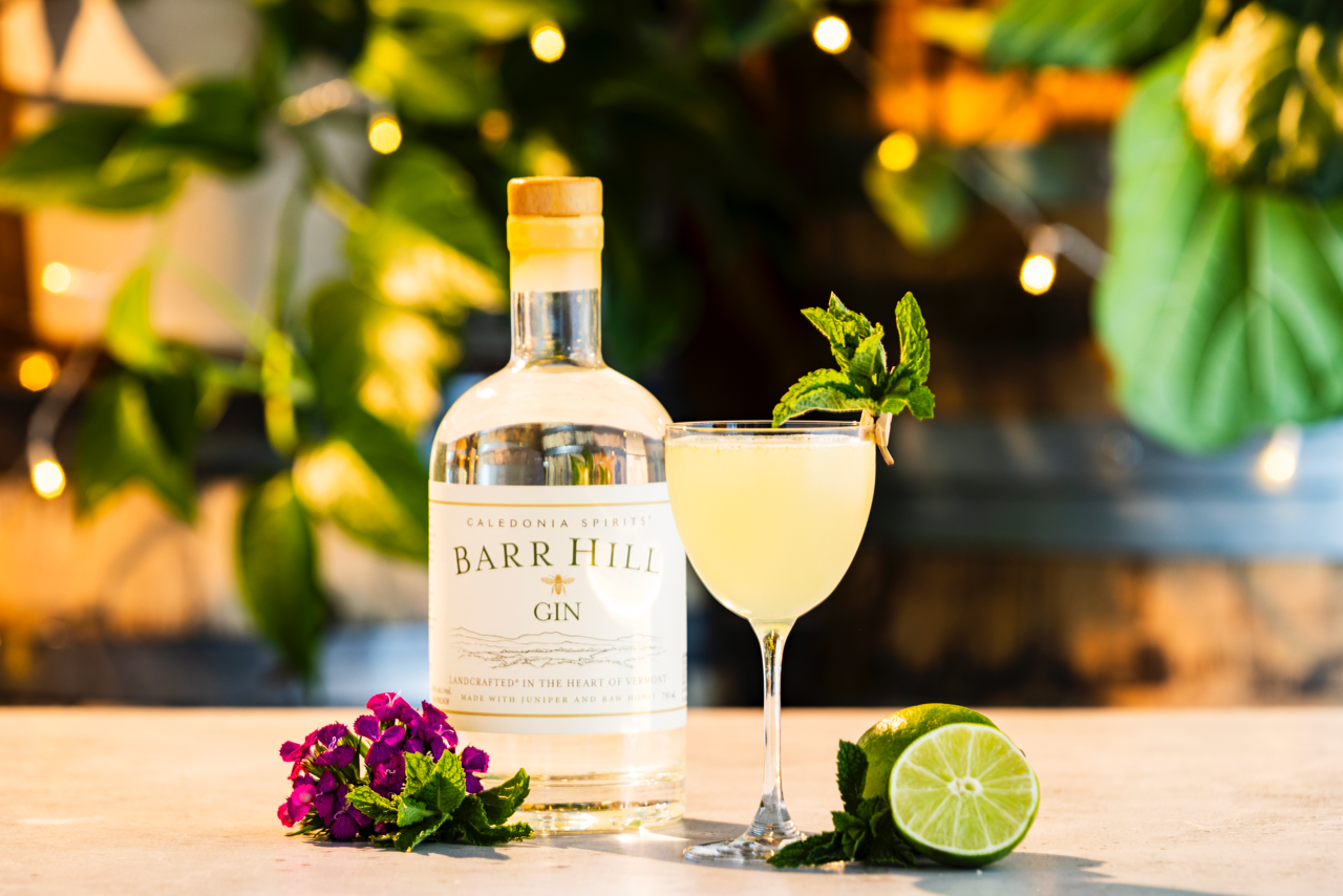 Southside cocktail with gin, lime and mint